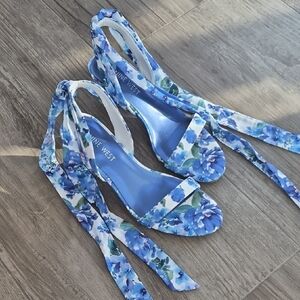 Nine West Blue and White Floral Sandals